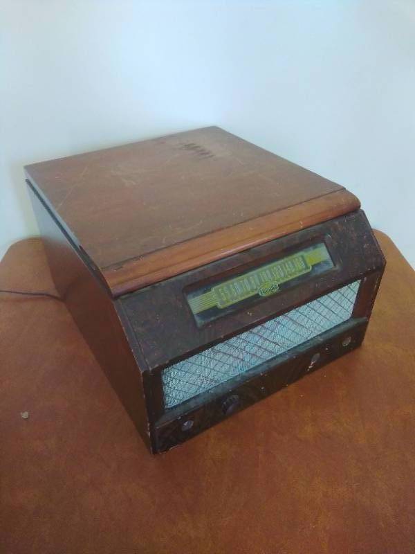 Vintage Temple Radio Record Player | Awesome Online Estate Sale Auction |  K-BID