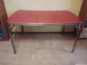 lot 128 image: Retro Red Formica Top Dining Table