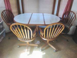 lot 146 image: Tile Top Kitchen Table with Four Chairs