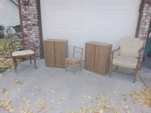 lot 94 image: Lot of Small Furniture