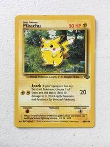 lot 5 image: 1999 Pokmon Jungle  Pikachu 6064