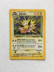 lot 18 image: 1999 Pokmon Jolteon 464
