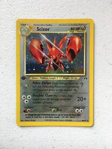 lot 21 image: 2001 Pokmon Neo Discovery Scizor Hologram 1st Edition 1075