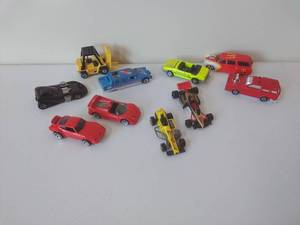 lot 51 image: Ten Matchbox Cars