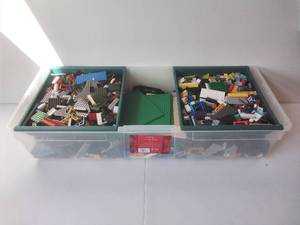 lot 65 image: HUGE Collection of Legos