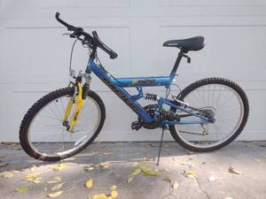 lot 81 image: Pacific YX220 Bicycle
