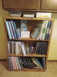 lot 182 image: Small Wooden Shelf