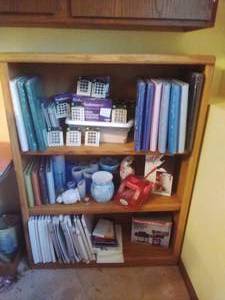 lot 184 image: Contents of Shelf