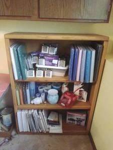 lot 185 image: Small Wooden Shelf