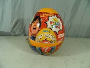 lot 11 image: New Ryans World Series 3 Giant Mystery Egg