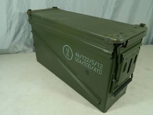 lot 93 image: US Military Surplus 40mm Ammo Can