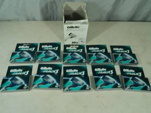 lot 31 image: 40 New Gillette Mach 3 Razor Cartridges