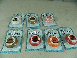 lot 43 image: 7 New Aroma Putty by Silly Putty