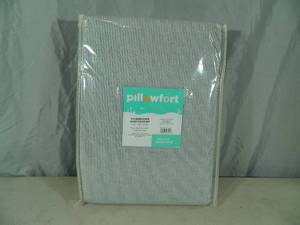 lot 58 image: New 3 Piece Full  Queen Seersucker Duvet Cover Set