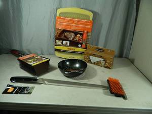 lot 118 image: New BBQ Grilling Items