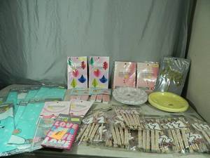 lot 124 image: New Party Supplies