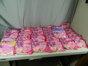 lot 139 image: HUGE Lot of Brachs Conversation Hearts