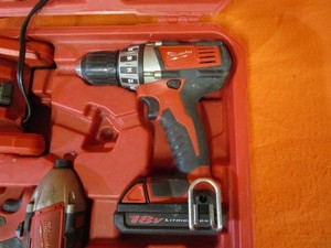 Milwaukee 18v Drill & Driver Set