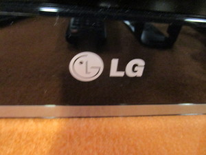 LG 32 Flatscreen TV