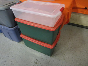 (8) Totes & Trash Can