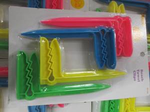 5- 4pk Beach Towel Clips...