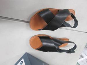 Universal Threads Size 9 Sandals NI...