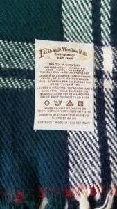lot 61 image: Faribo Plaid Sports Blanket 50 x 72