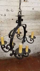 lot 19 image: Antique Black Metal Circular Hanging Chandelier with 6 Lights