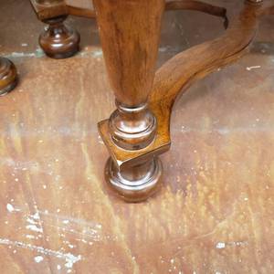 lot 6 image: Stunning Cross Brace Finial 2 Drawer Nightstands