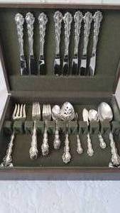 lot 89 image: Oneida Flatware Service  BEETHOVEN, 40 Pieces