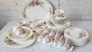 lot 84 image: Royal Doulton Service  ARCADIA   54 Pieces