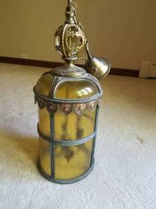 lot 18 image: Vintage Amber Glass Mediterranean Chandelier
