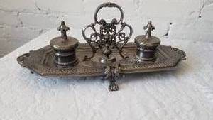 lot 54 image: Vintage Inspired Metal Double Well Desk Set & Antiquities White Table Clock