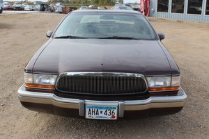 lot 6212 image: 1994 Buick Roadmaster - 2 Owners -