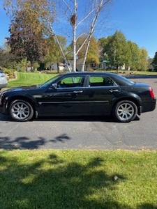 lot 1 image: 2006 Chrysler 300C Sedan