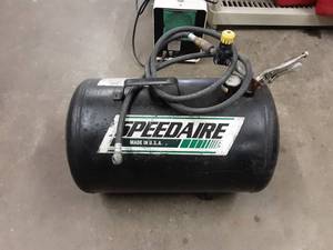 lot 41 image: Portable Air Tank