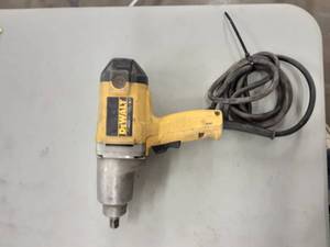 lot 49 image: Milwaukee 12 Drive Impact Wrench