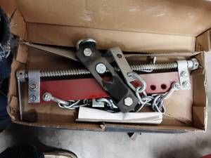 lot 62 image: Engine Leveler