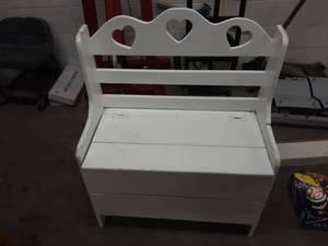 lot 127 image: Bench Seat With Storage