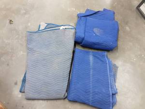 lot 128 image: Moving Blankets