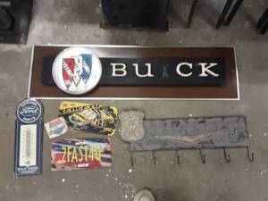 lot 135 image: 6-Advertizing Theme Plaques