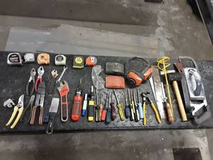 lot 148 image: Misc. Hand Tools, Tape Measures & More
