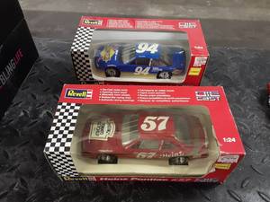 lot 151 image: Revell #57 Pontiac & Sunoco #9 Collector Cars