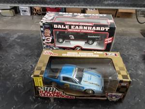 lot 153 image: 50th Anniversary Champions & #3 Dale Earnhard Chevy Suburban Collector Vehicles