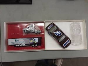 lot 178 image: Winn Ross Tractor Trailer Set, Glass Corvette Stingray, Snicker #8 Collector Car