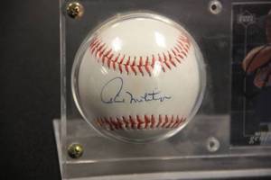 Minnesota Twins Paul Molitor Baseball and Card Autograph