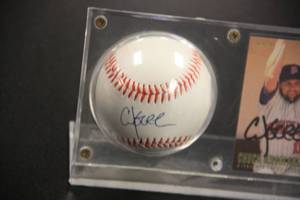 Minnesota Twins Chuck Knoblauch Baseball and Card Autograph
