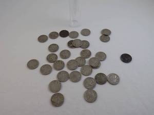 lot 32 image: 31 Buffalo Nickles