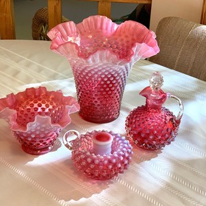 lot 2 image: Four Lovely Pieces of Hobnail Fenton Opalescent Cranberry Glassware