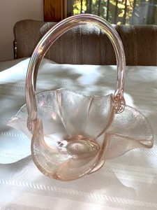 lot 5 image: Fenton Velva Rose Stretch Basket - 75th